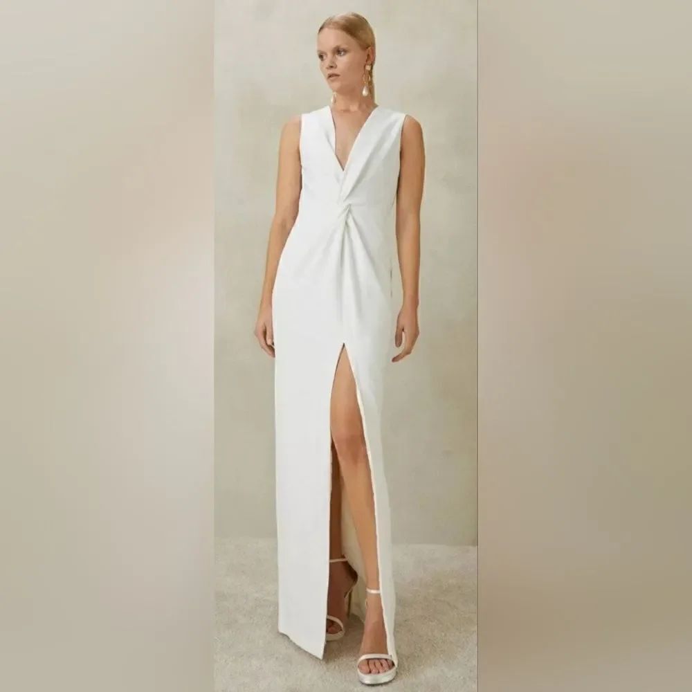 Halston MELANIE GOWN IN STRETCH CREPE NWOT size 6 White